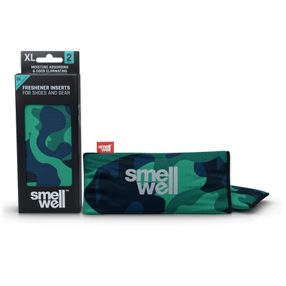 A package of SmellWell Active XL - Camo Grey and 2 SmellWell Active XL - Camo Grey freshener inserts bags next to it